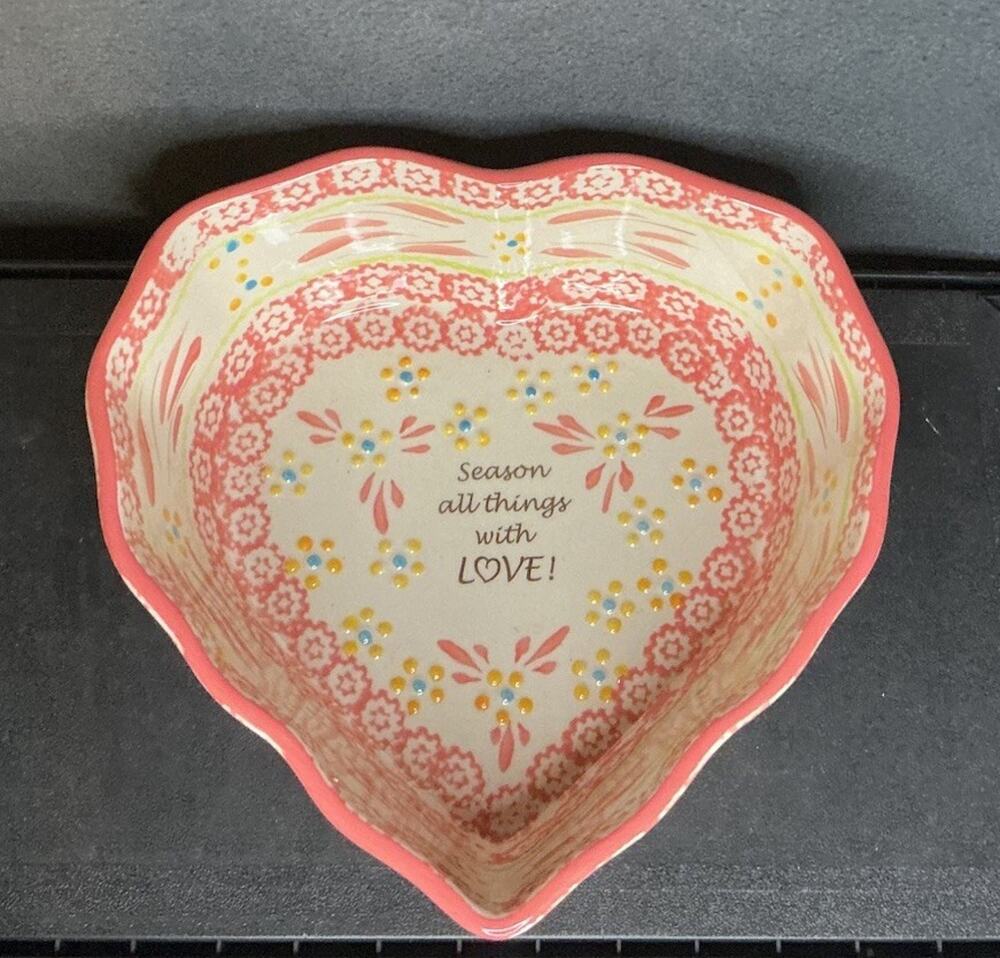 Beautiful Old World Pink Heart Shaped Baking Dish From temp-tations